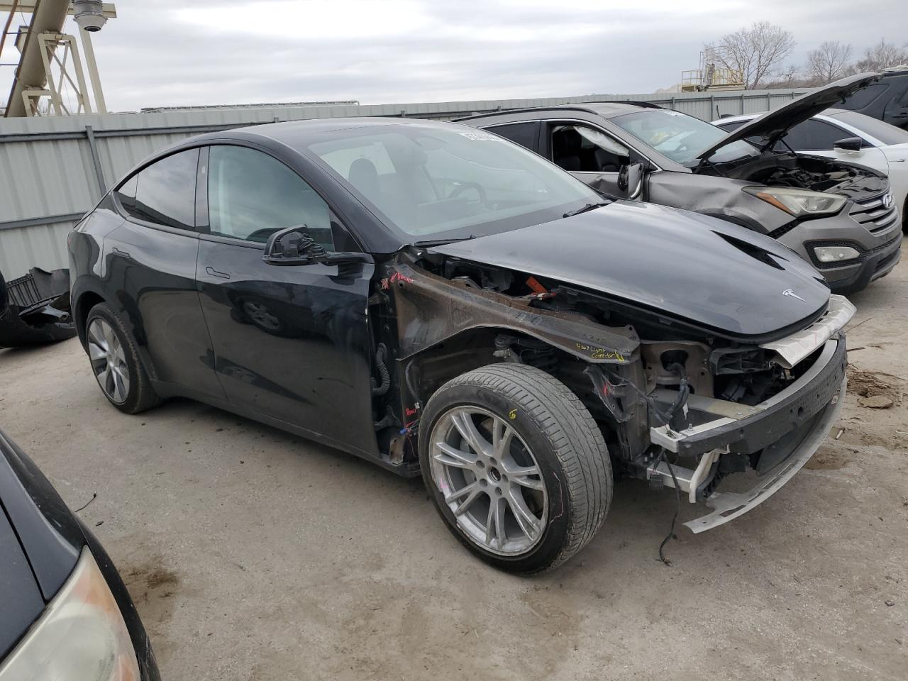 2024 TESLA MODEL Y  VIN:7SAYGDEE4RF024829