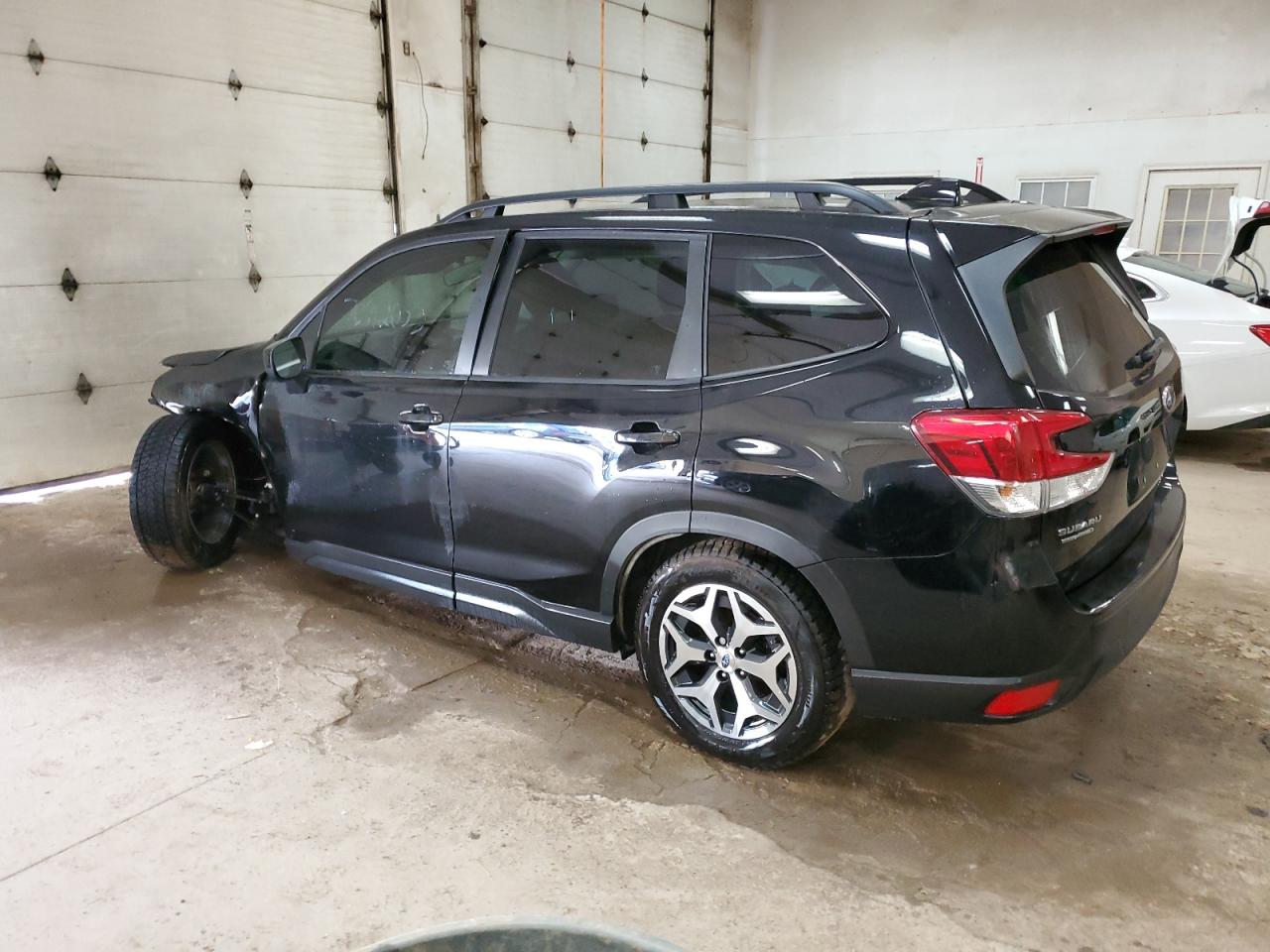 2022 SUBARU FORESTER PREMIUM VIN:JF2SKADC9NH402283