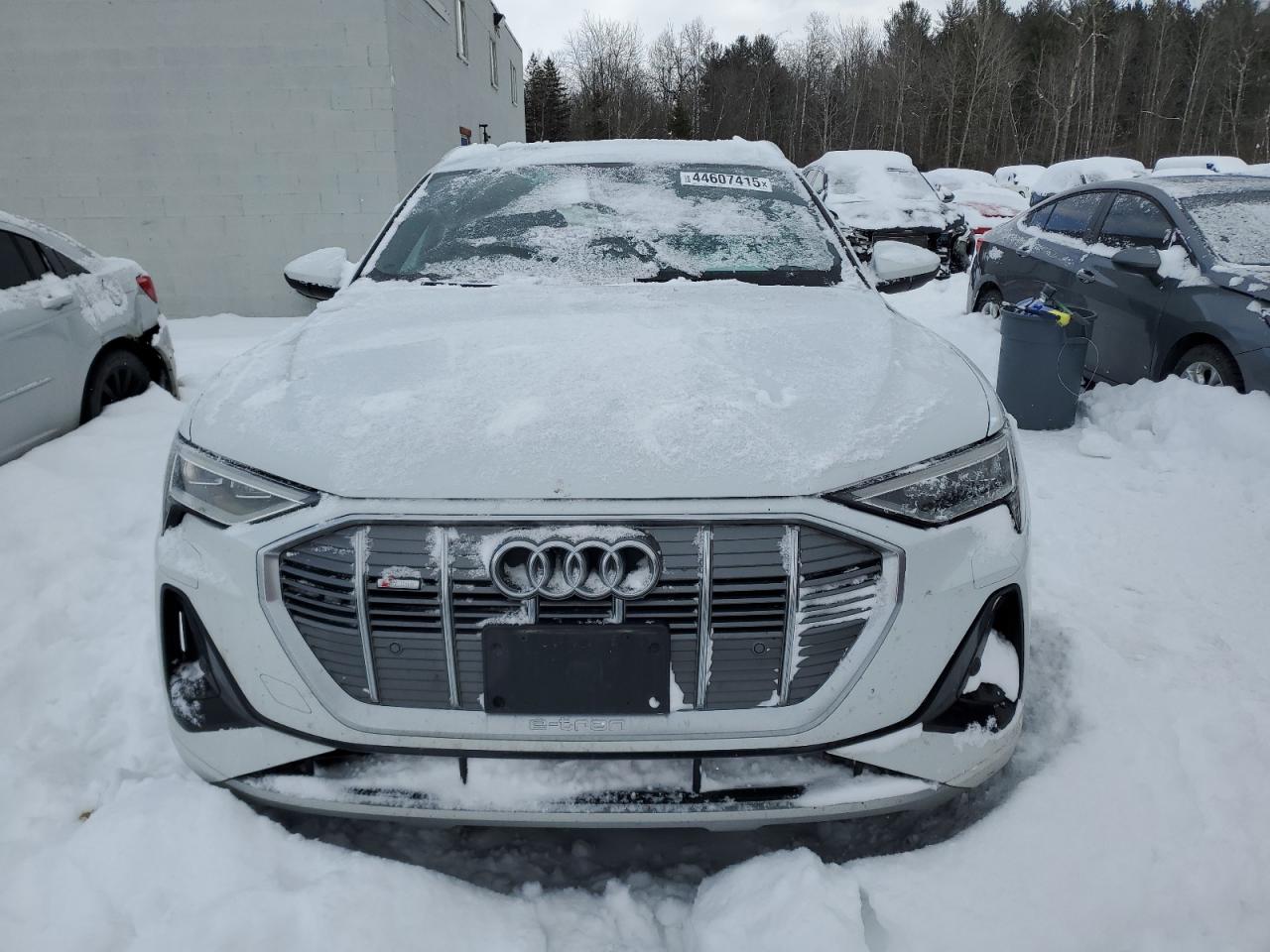 2022 AUDI E-TRON PREMIUM VIN:WA1AAAGE6NB042543