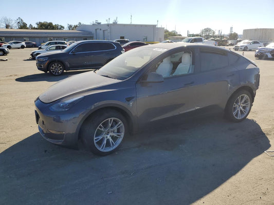 2024 TESLA MODEL Y  VIN:7SAYGDEE9RA215563