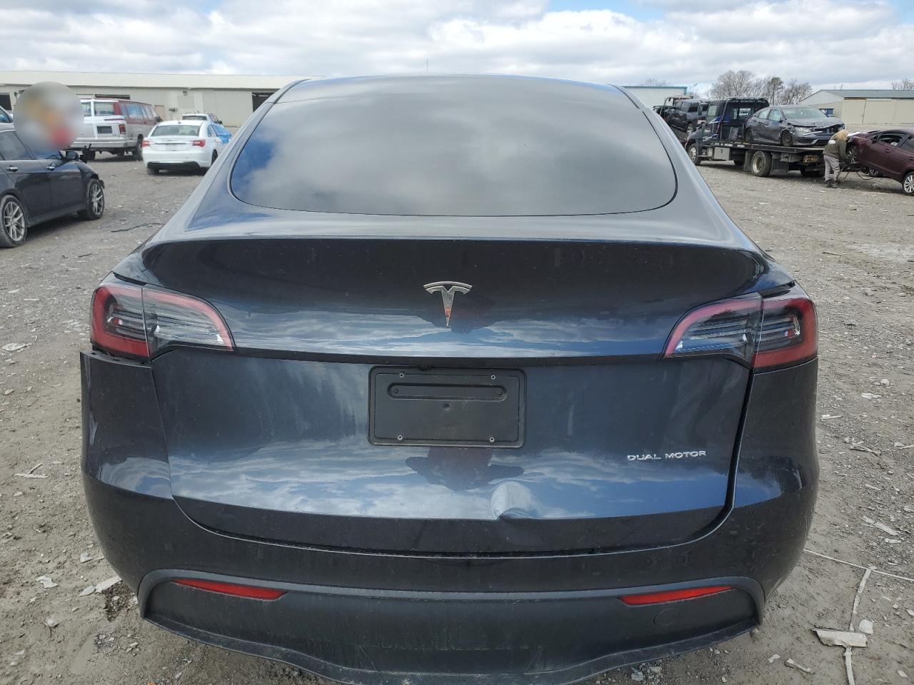 2024 TESLA MODEL Y  VIN:7SAYGDEE6RA239271