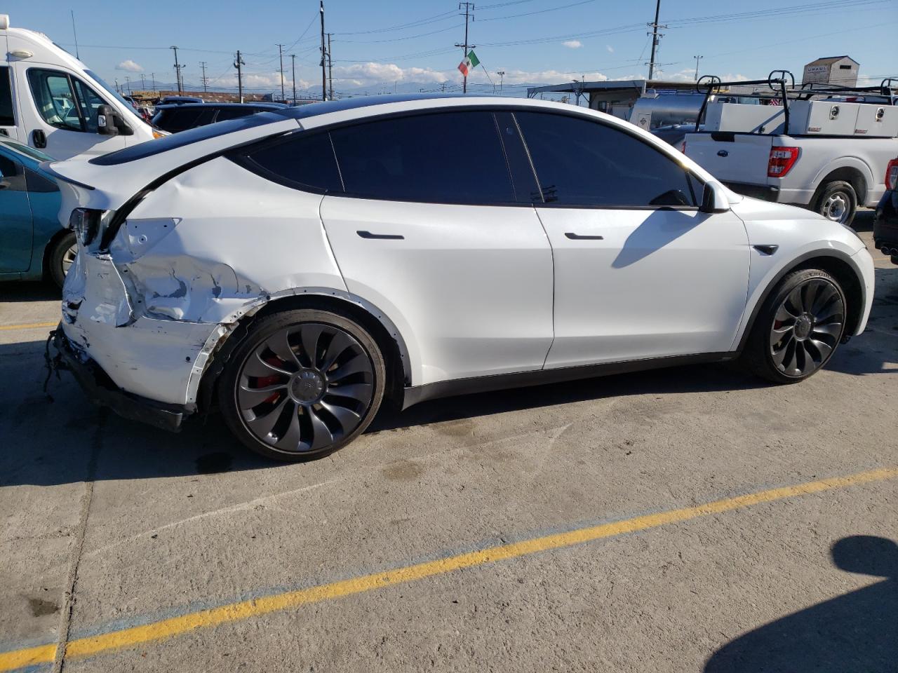 2022 TESLA MODEL Y  VIN:7SAYGDEF9NF551106