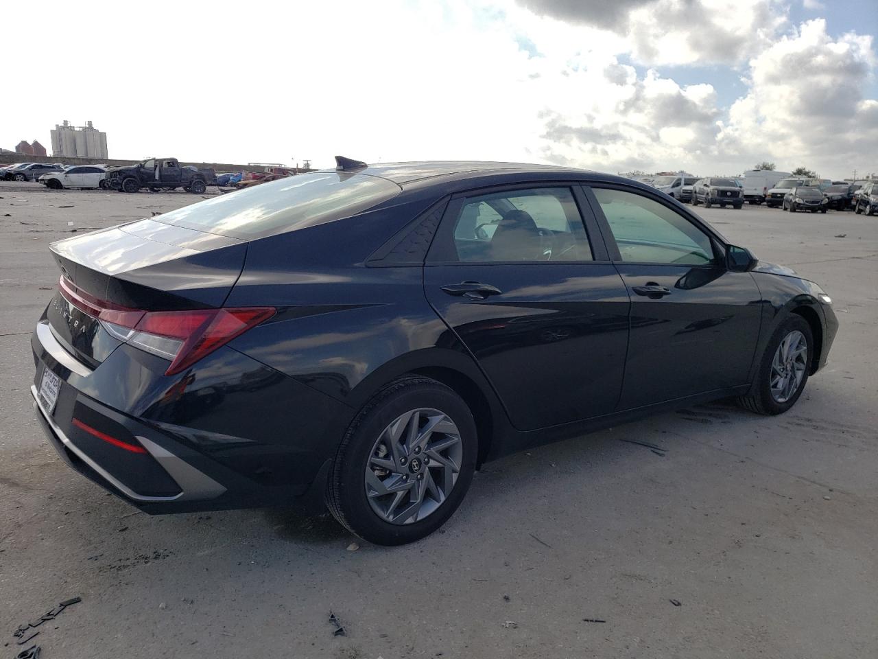 2024 HYUNDAI ELANTRA SEL VIN:KMHLM4DG7RU852380