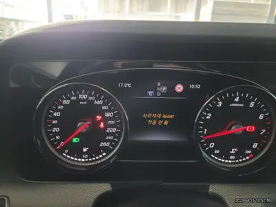 2016 Mercedes-Benz E 200 VIN: