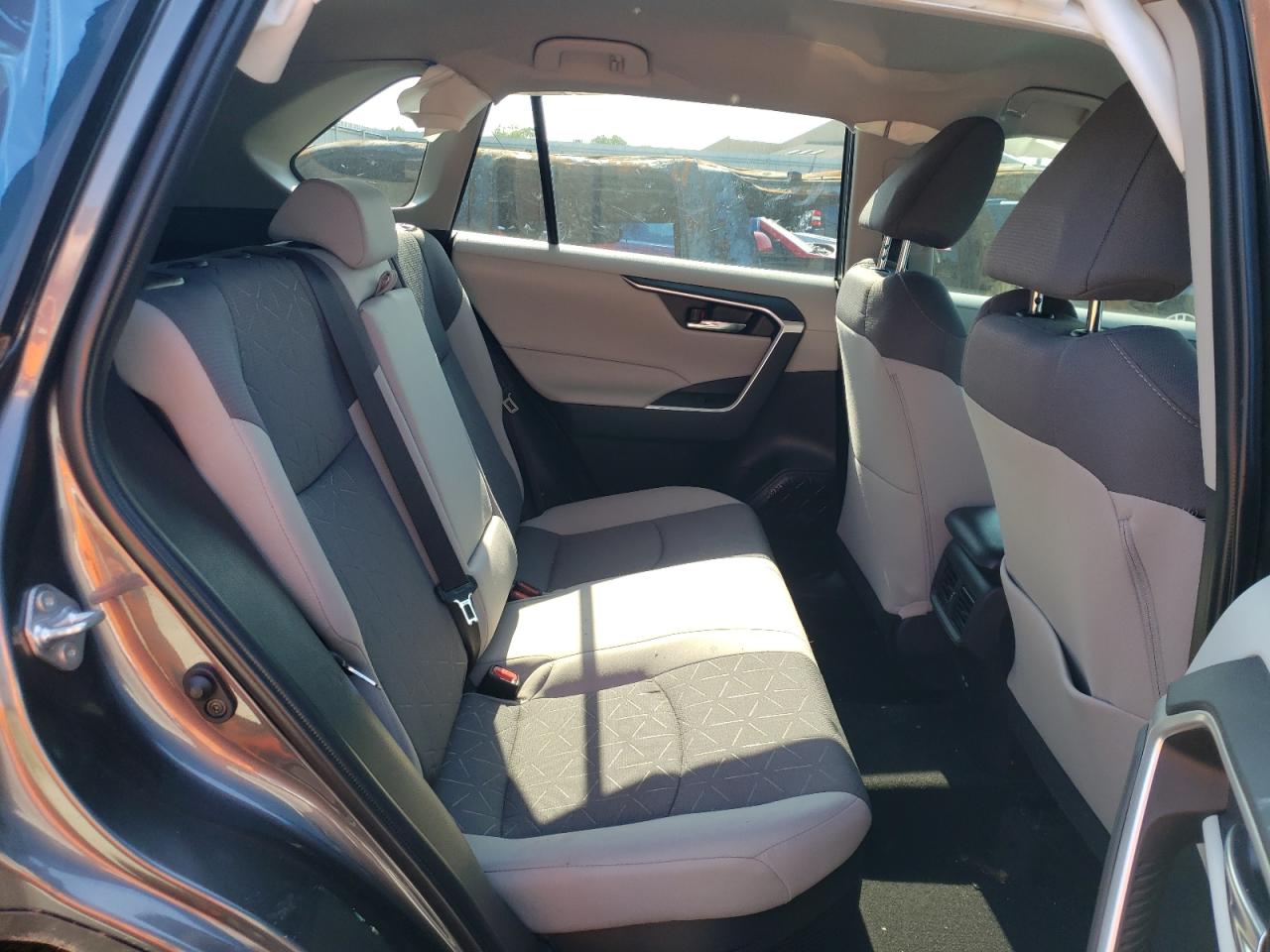 2022 TOYOTA RAV4 XLE VIN:4T3RWRFV2NU073483