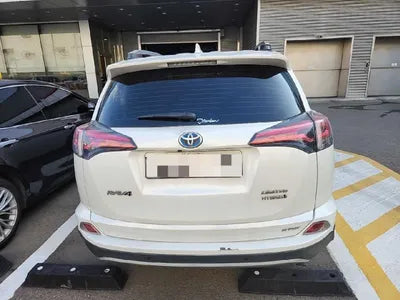 2016 Toyota RAV4 VIN: