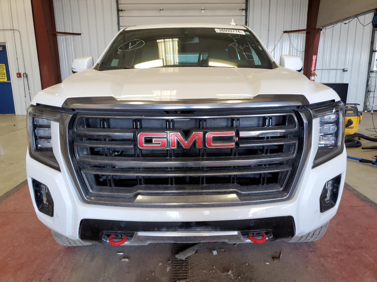 2023 GMC YUKON AT4 VIN:1G4HP57258U203145