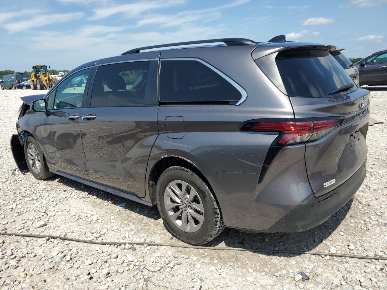 2022 TOYOTA SIENNA XLE VIN:5TDJRKEC1NS122217