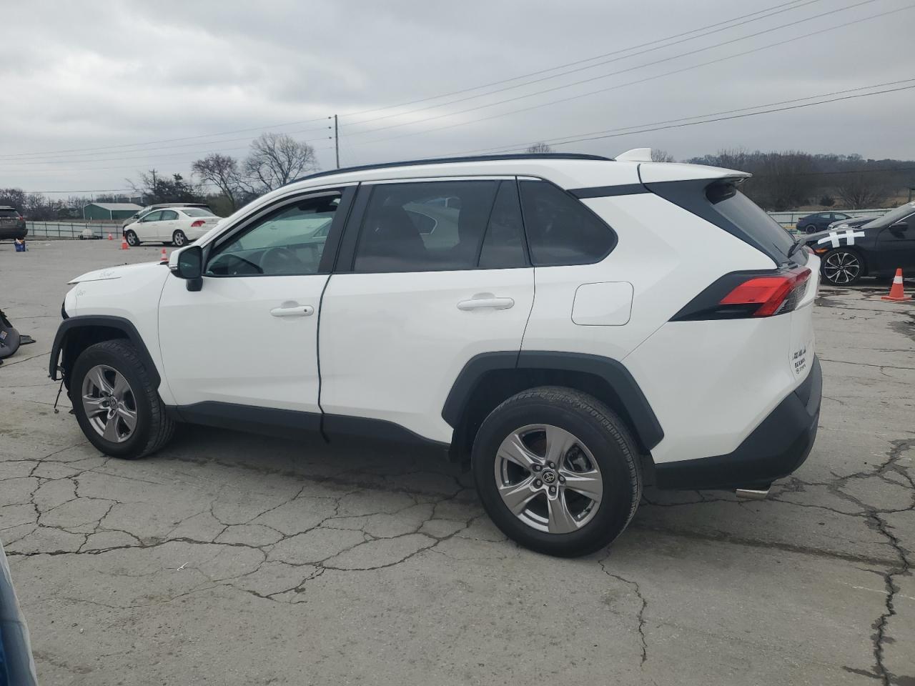 2022 TOYOTA RAV4 XLE VIN:2T3W1RFV3NC198494