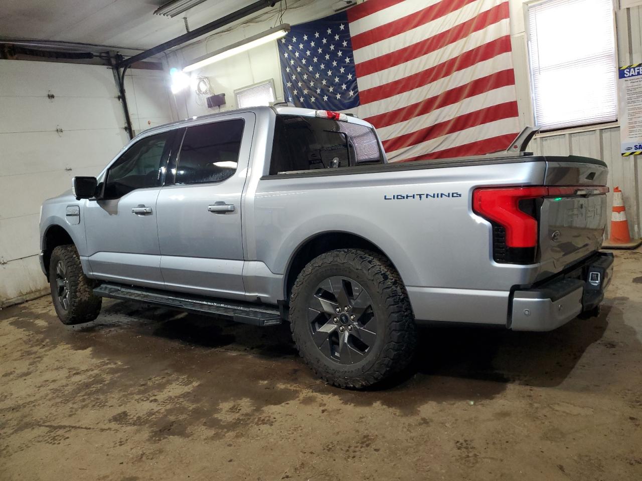 2022 FORD F150 LIGHTNING PRO VIN:1FTVW1EV8NWG03569