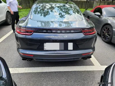 2018 Porsche Panamera VIN:
