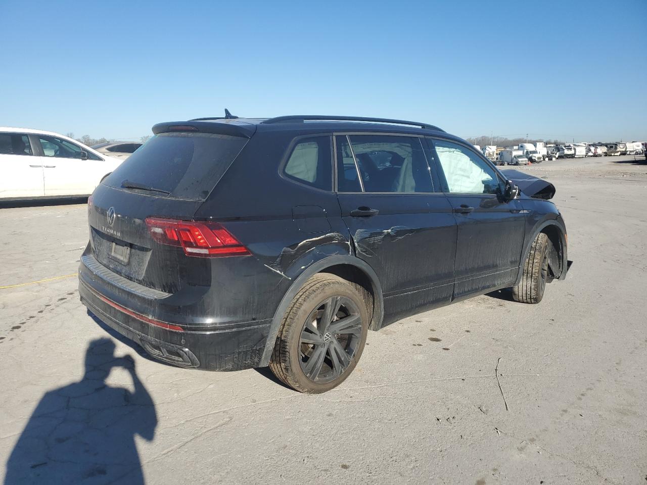 2023 VOLKSWAGEN TIGUAN SE R-LINE BLACK VIN:3VVCB7AX0PM017529