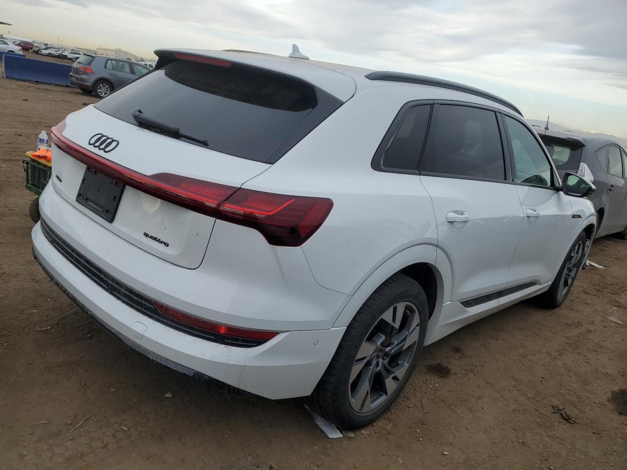 2022 AUDI E-TRON PREMIUM VIN:WA1AAAGE3NB043293