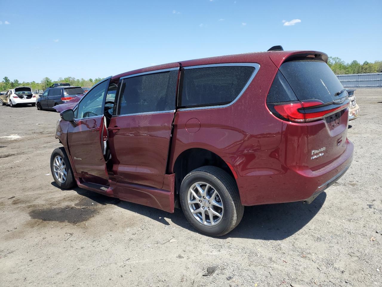 2023 CHRYSLER PACIFICA TOURING L VIN:2C4RC1BG1PR582575