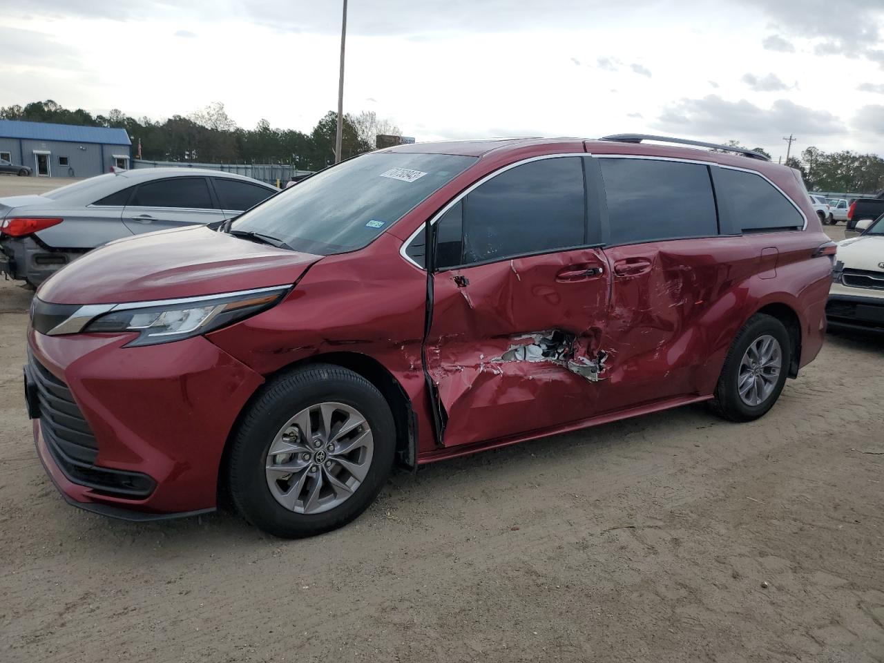2022 TOYOTA SIENNA LE VIN:5TDBRKEC3NS130792
