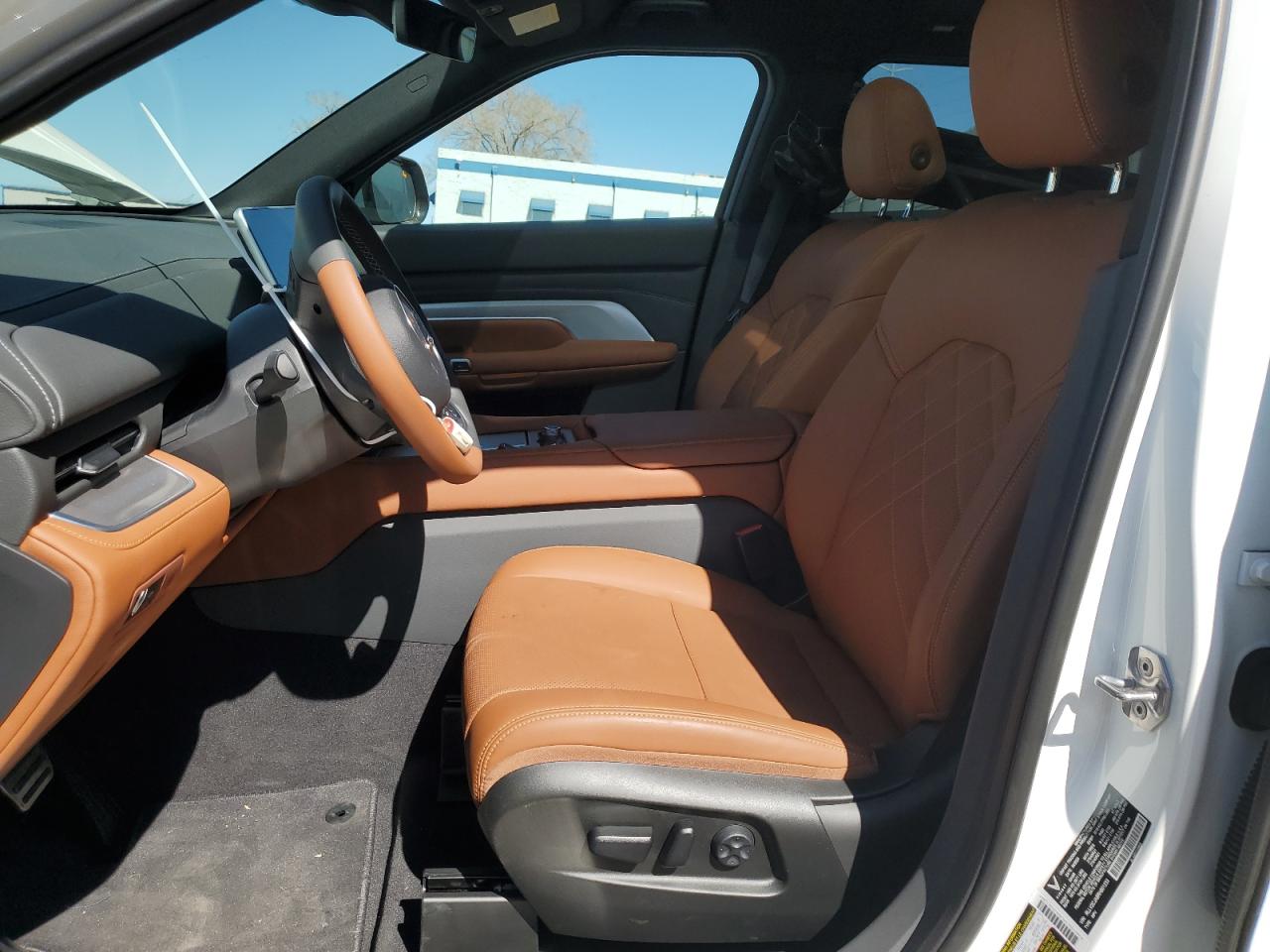 2024 VINFAST TRADING AND PRODUCTION LLC VF 9 PLUS VIN:RLLV2CJA8RH001233