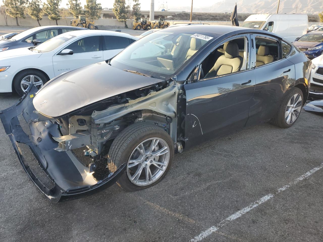 2024 TESLA MODEL Y  VIN:7SAYGDEE1RF002710