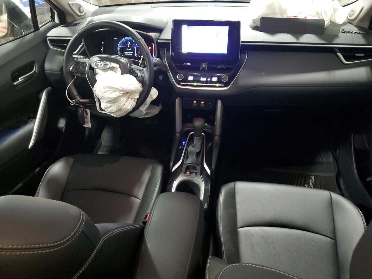2024 TOYOTA COROLLA CROSS XLE VIN:7MUDAABG0RV106494
