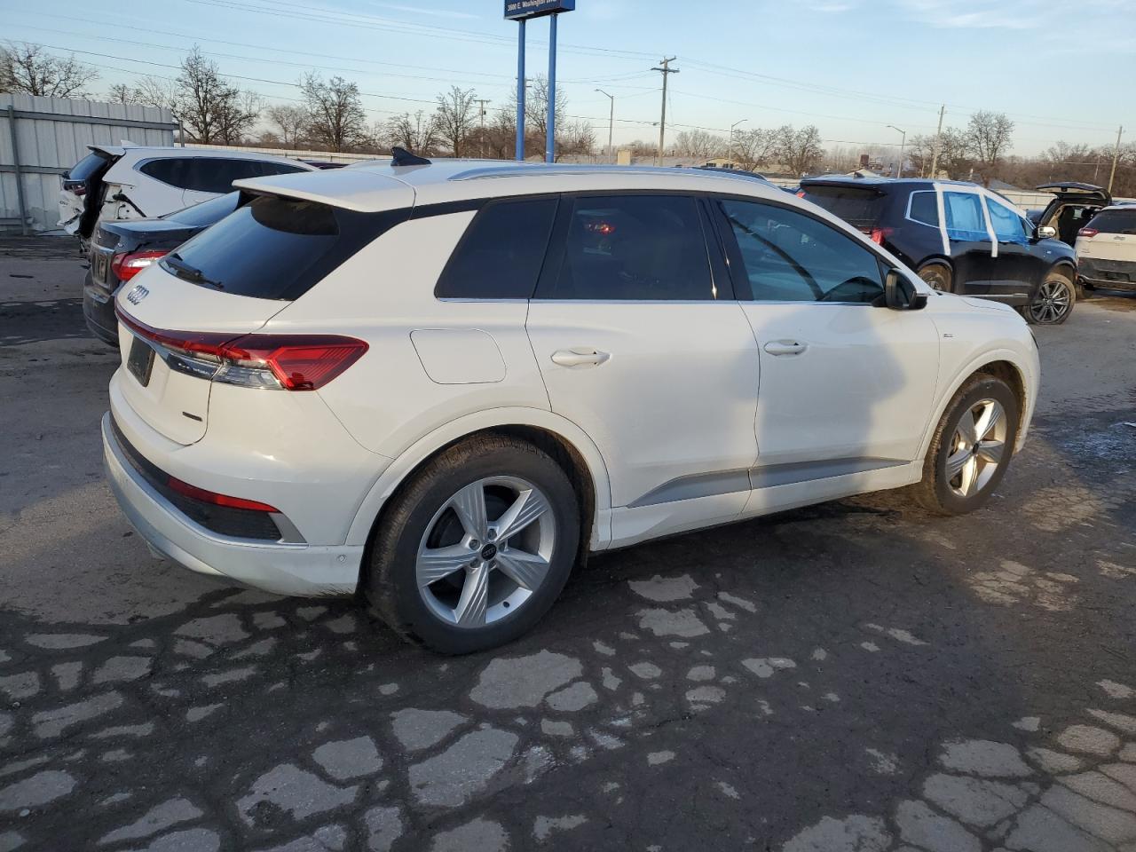 2024 AUDI Q4 E-TRON PREMIUM PLUS VIN:WA1LUBFZ2RP041862