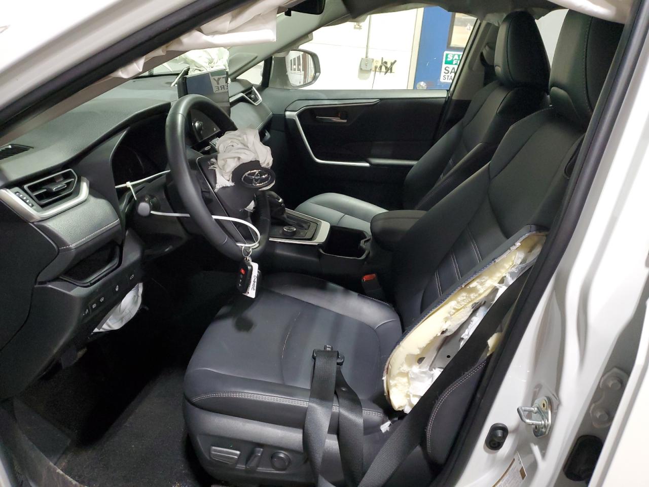 2024 TOYOTA RAV4 XLE PREMIUM VIN:JTMB6RFV8RJ043054