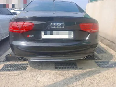 2014 Audi S8 VIN: