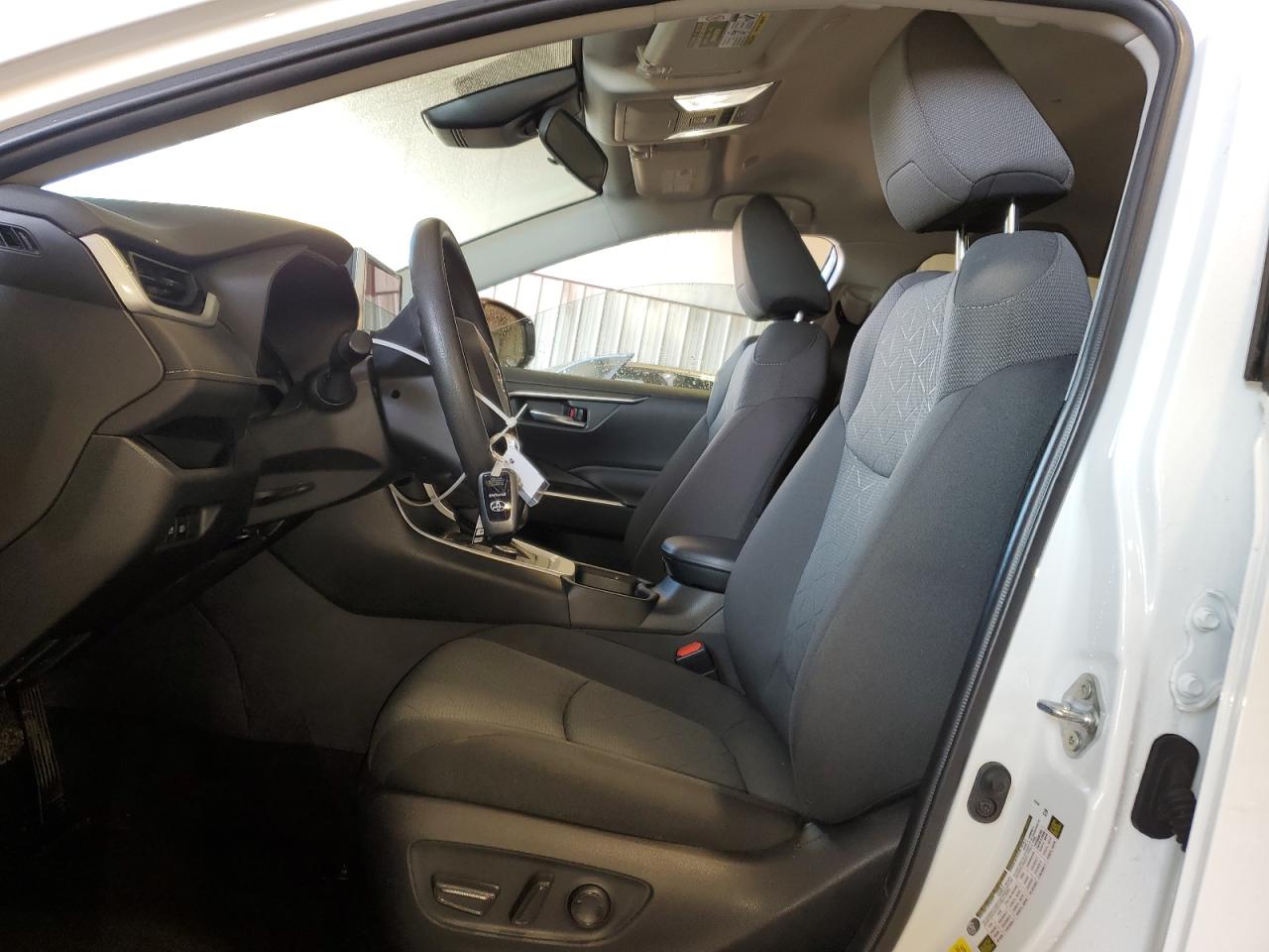 2023 TOYOTA RAV4 XLE VIN:4T3RWRFV8PU092848