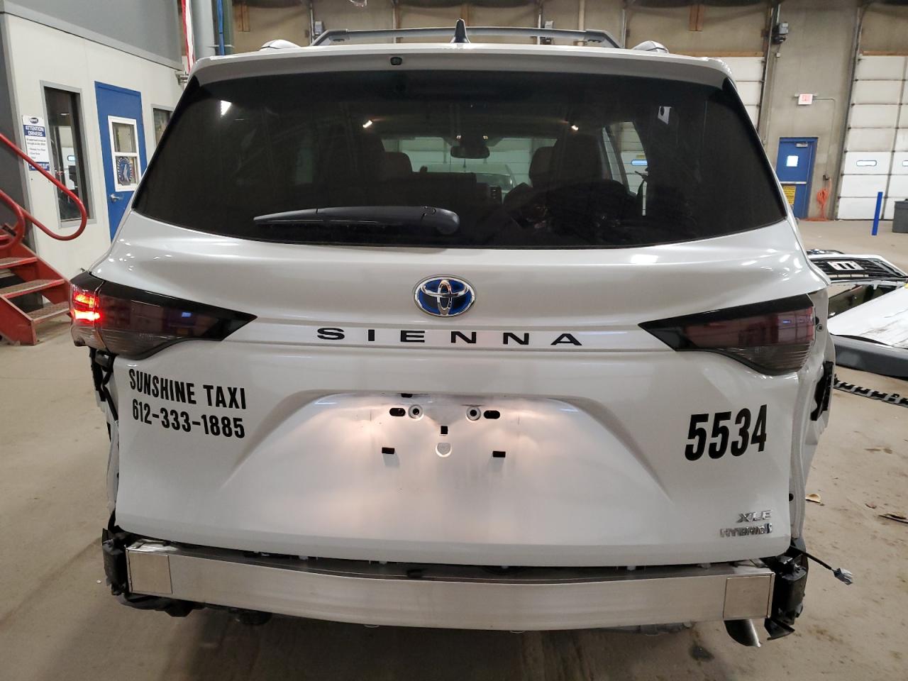 2024 TOYOTA SIENNA XLE VIN:5TDJRKEC1RS209234