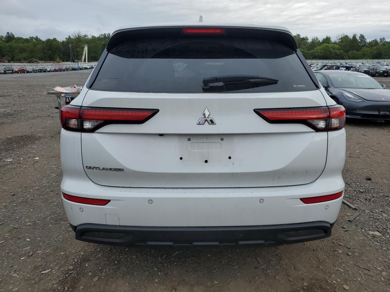 2022 MITSUBISHI OUTLANDER ES VIN:JA4J4TA82NZ047901