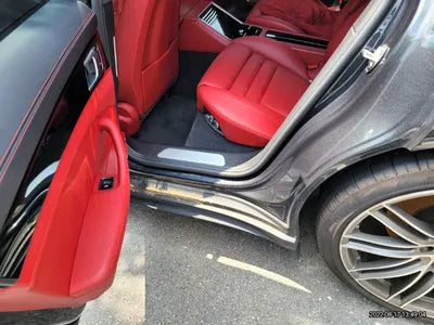 2018 Porsche Panamera VIN: