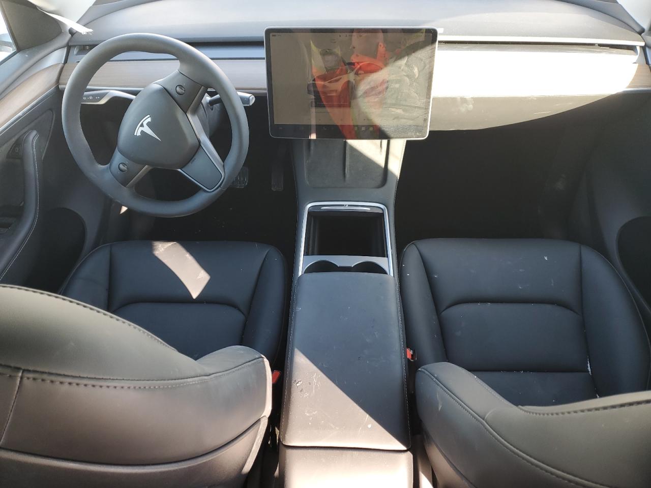 2024 TESLA MODEL Y  VIN:LRWYGDEE2RC661614