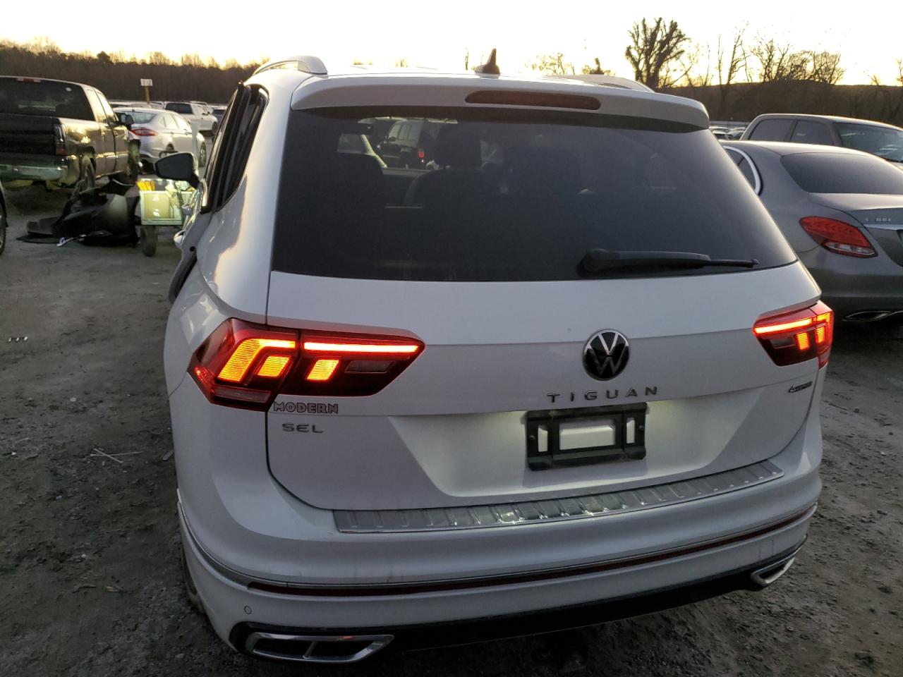 2022 VOLKSWAGEN TIGUAN SEL R-LINE VIN:3VV4B7AXXNM079568