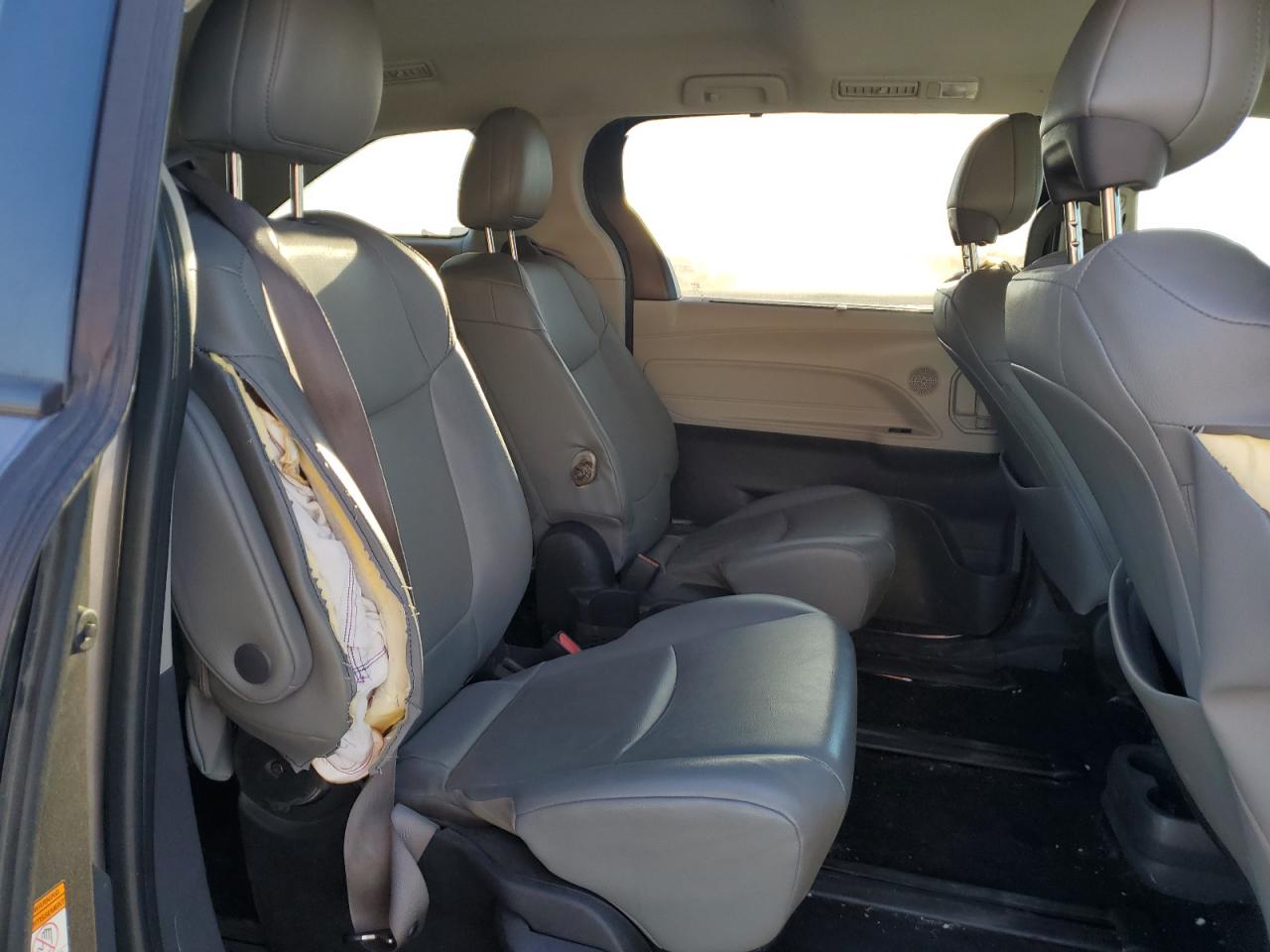 2022 TOYOTA SIENNA XLE VIN:5TDYRKECXNS121596