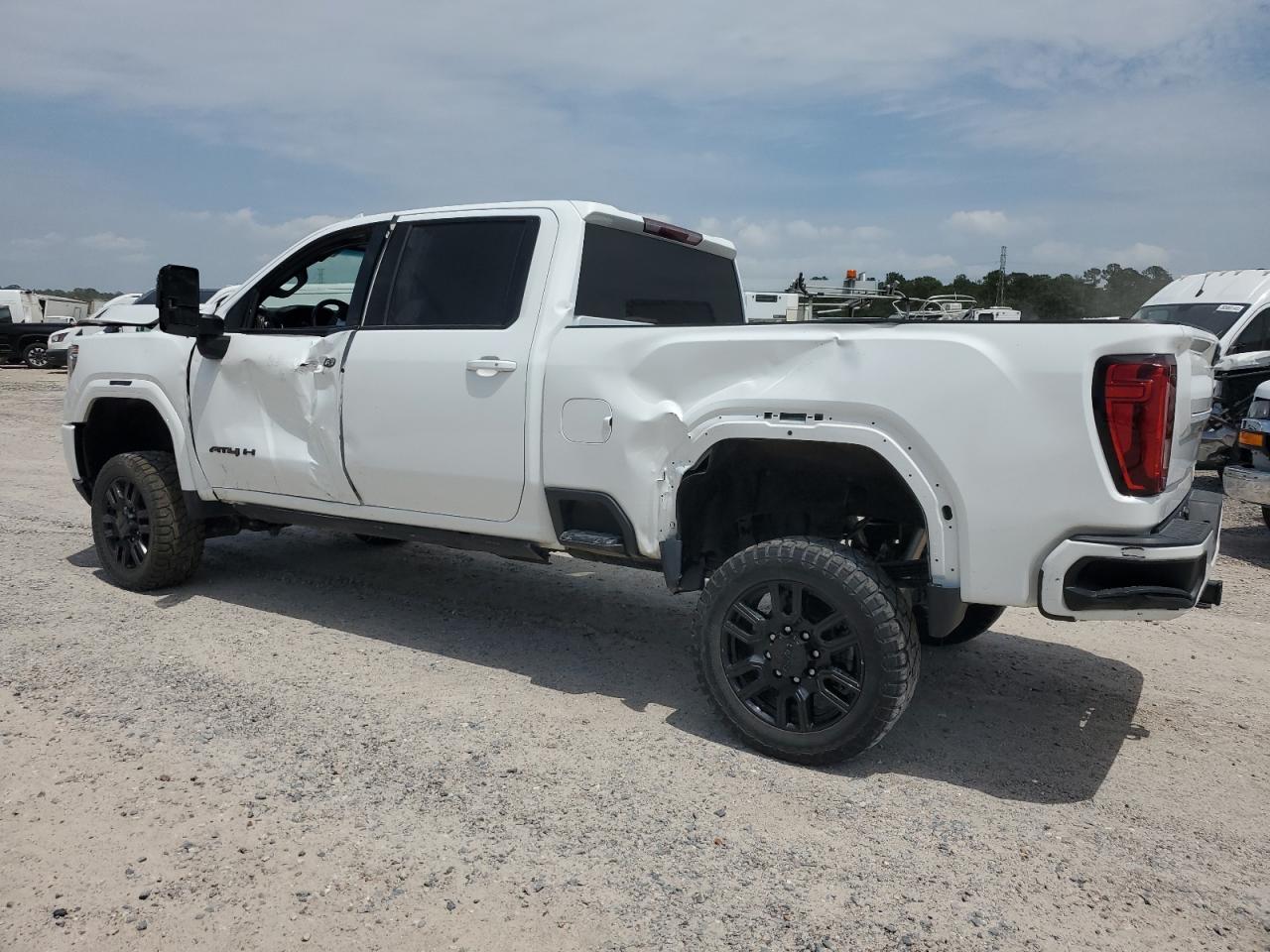 2022 GMC SIERRA K2500 AT4 VIN:1GT49PEYXNF137577