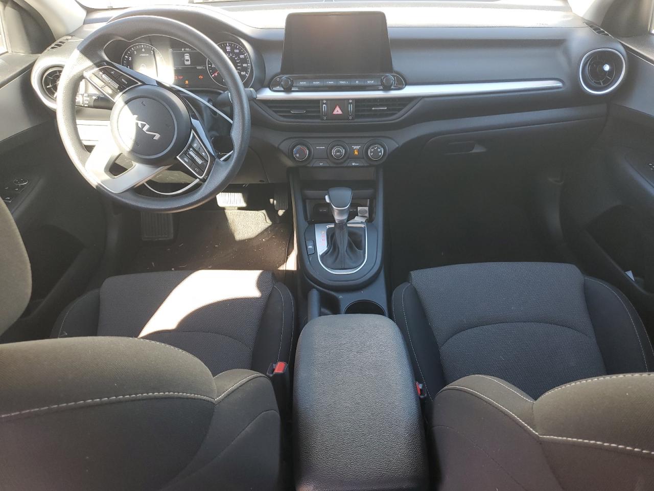 2022 KIA FORTE FE VIN:3KPF24AD8NE502315