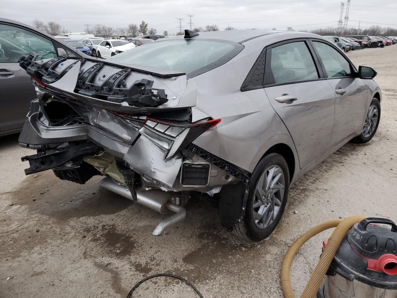 2024 HYUNDAI ELANTRA BLUE VIN:KMHLM4DJ5RU101113