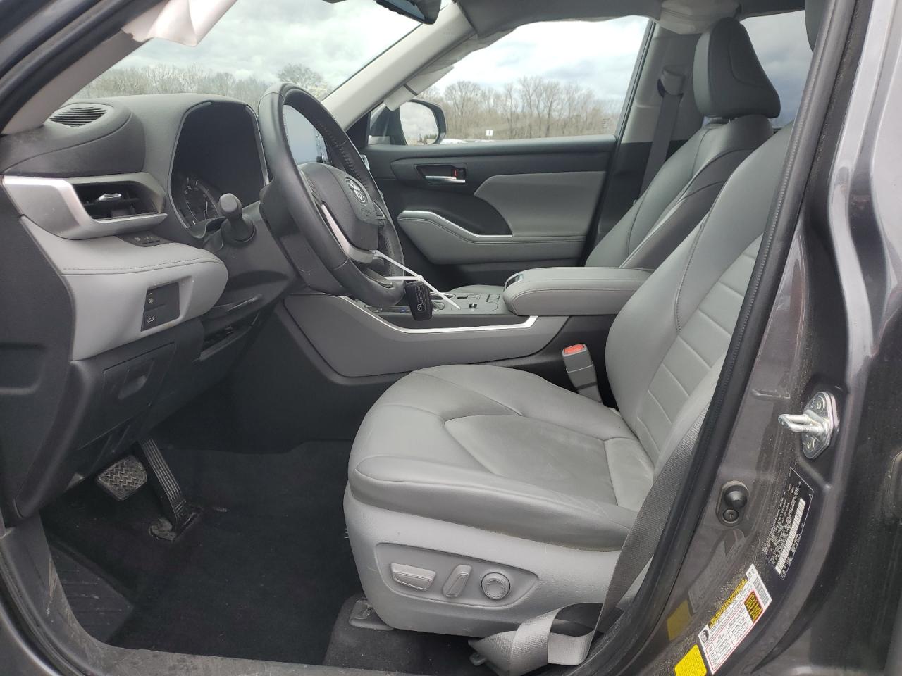 2022 TOYOTA HIGHLANDER XLE VIN:5TDGZRAH5NS114576