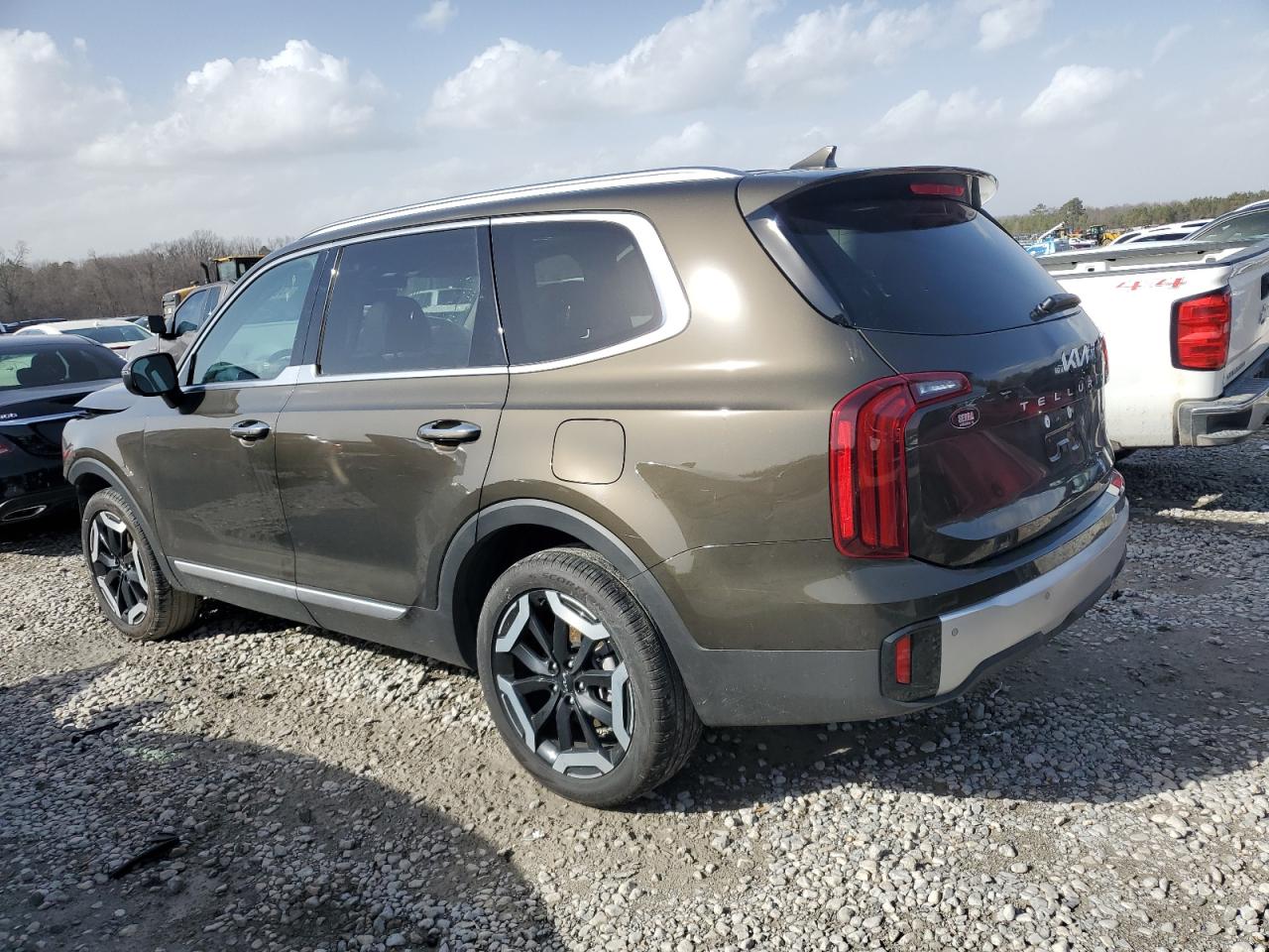 2024 KIA TELLURIDE S VIN:5XYP6DGC1RG438537