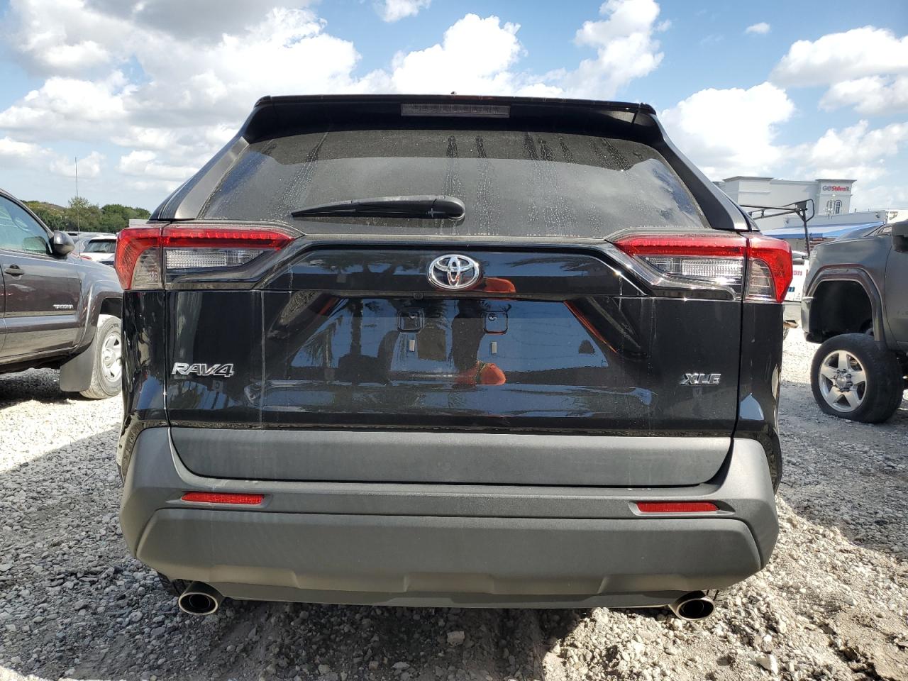 2022 TOYOTA RAV4 XLE VIN:2T3W1RFV9NC180338