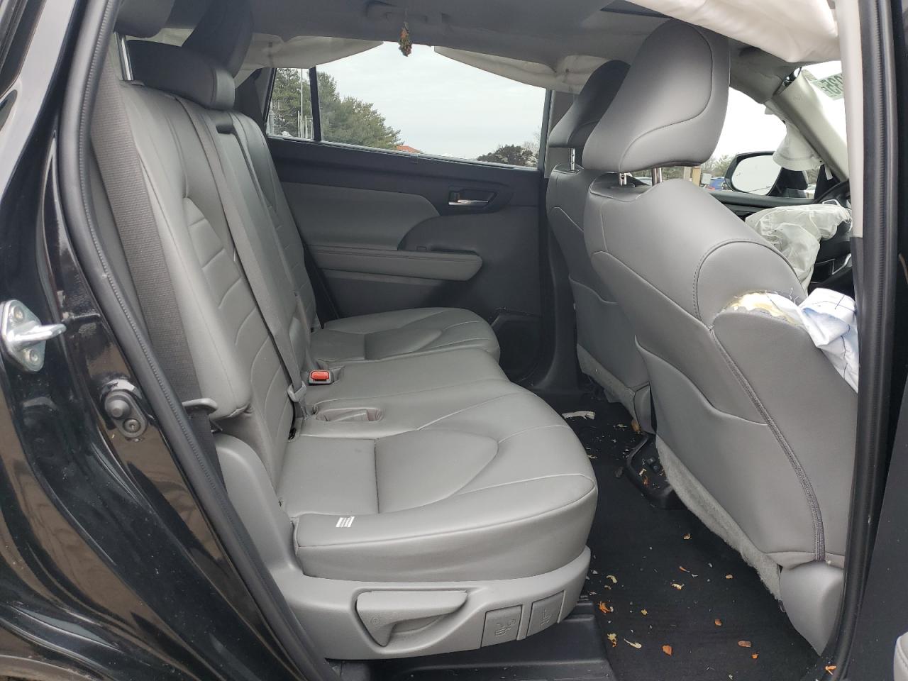 2022 TOYOTA HIGHLANDER XLE VIN:5TDHZRBH3NS255746