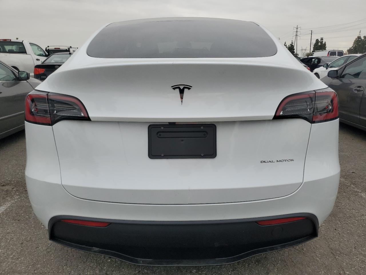 2023 TESLA MODEL Y  VIN:7SAYGDEE2PA180412