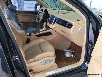 2017 Porsche Macan VIN: