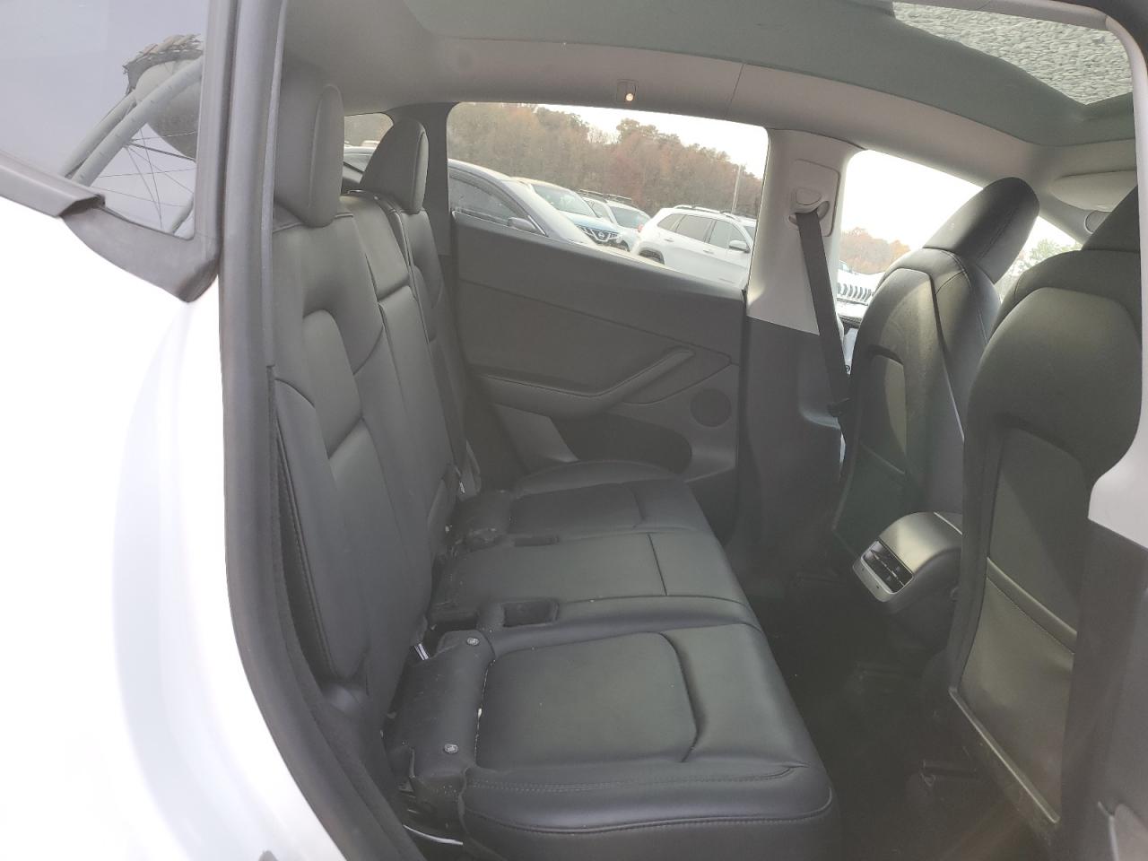 2022 TESLA MODEL Y  VIN:7SAYGDEE8NA010522