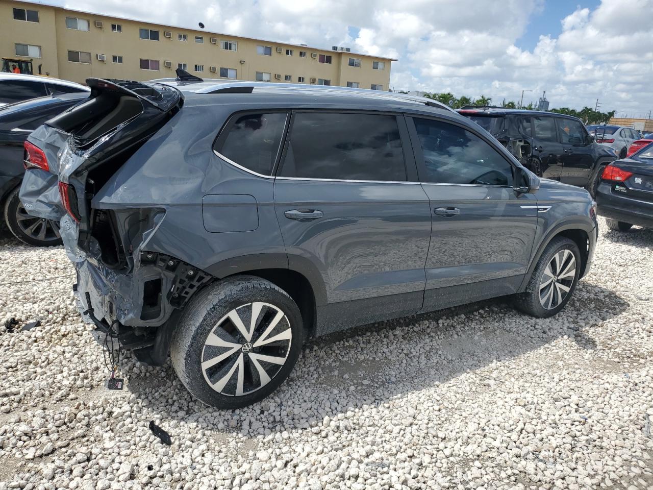 2022 VOLKSWAGEN TAOS SE VIN:3VVRX7B21NM082093