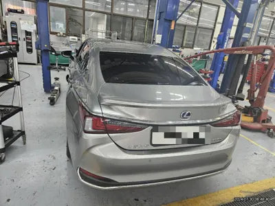 2019 Lexus ES 300 VIN: