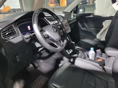 2020 Volkswagen Tiguan VIN: