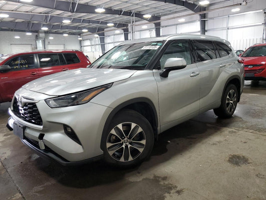 2022 TOYOTA HIGHLANDER XLE VIN:5TDGZRBH0NS181522