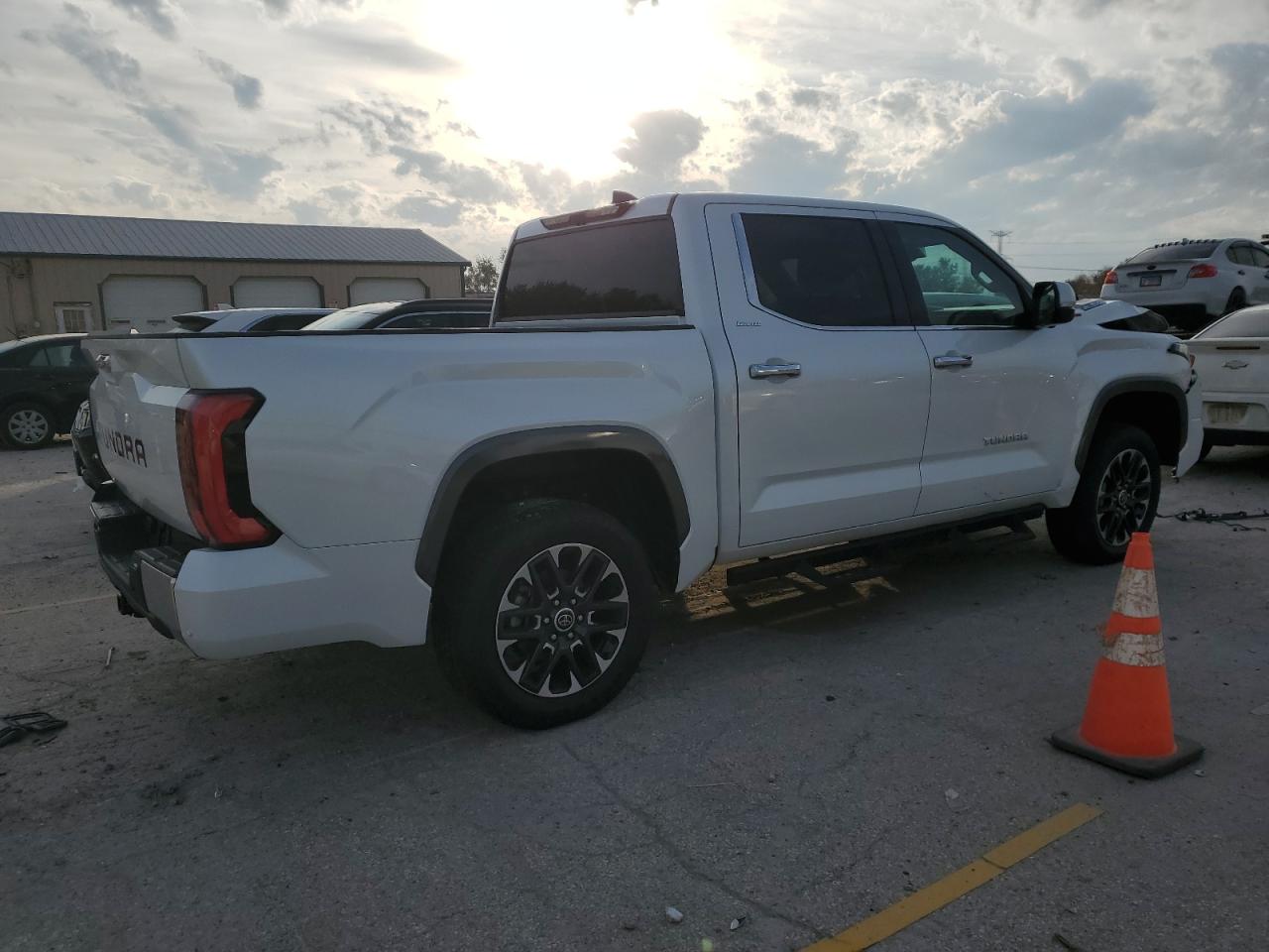 2022 TOYOTA TUNDRA CREWMAX LIMITED VIN:5TFJC5AB3NX001568