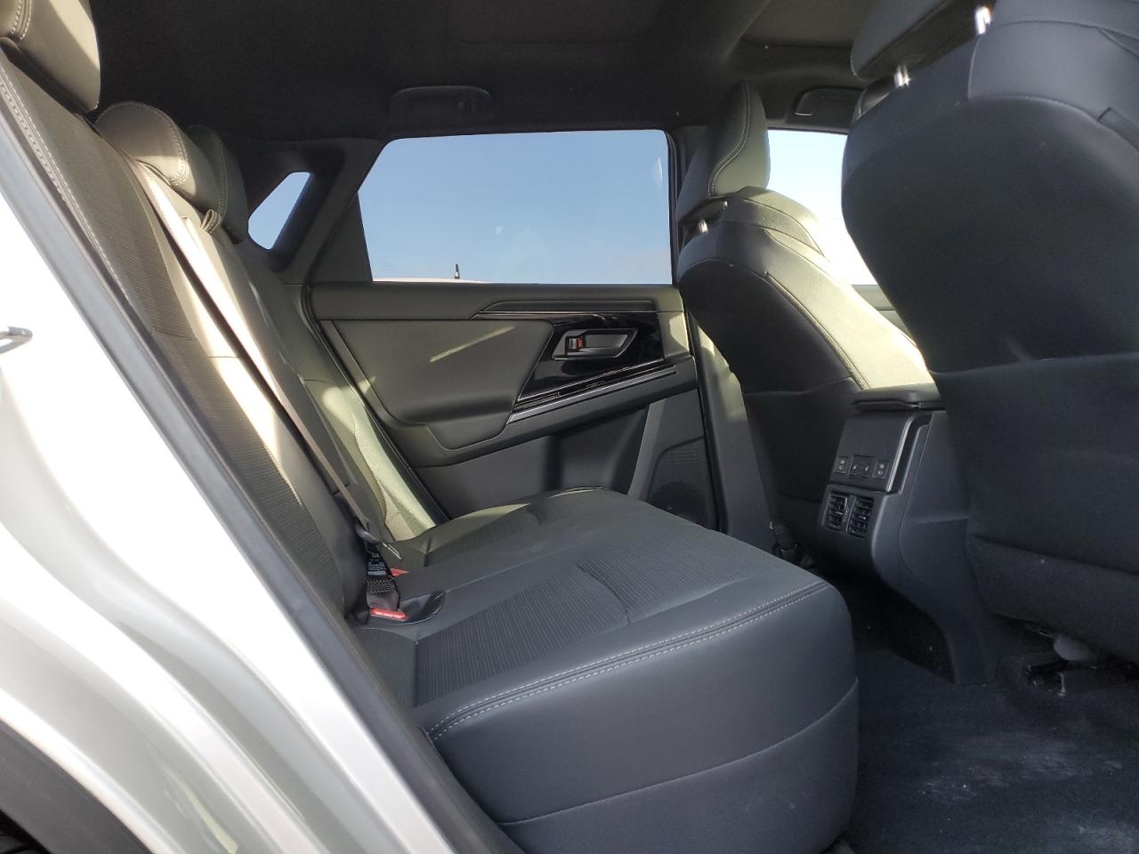 2023 TOYOTA BZ4X XLE VIN:JTMABACA7PA025037