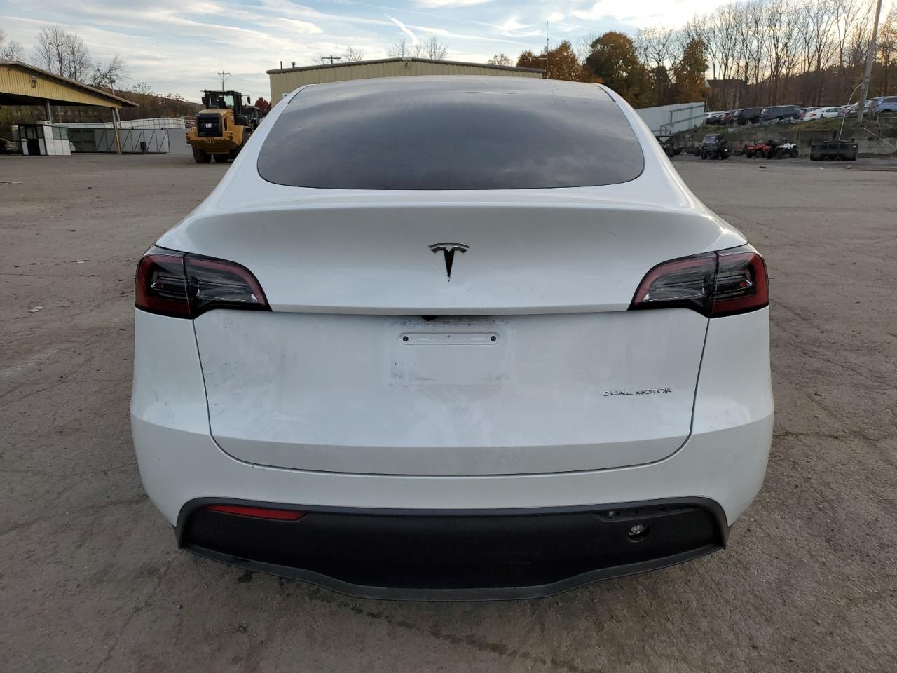 2024 TESLA MODEL Y  VIN:7SAYGDEE5RF130688