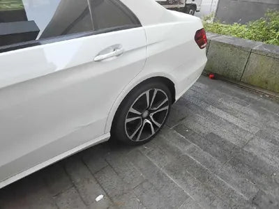 2015 Mercedes-Benz E 220 VIN: